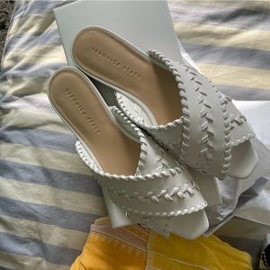 Veronica Beard dodo cross-weave sandals size 10